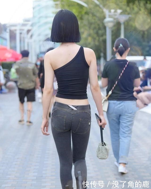 小个子 充满活力的打底裤穿出最美姿态,充满时尚女人的味道,休闲俏皮!