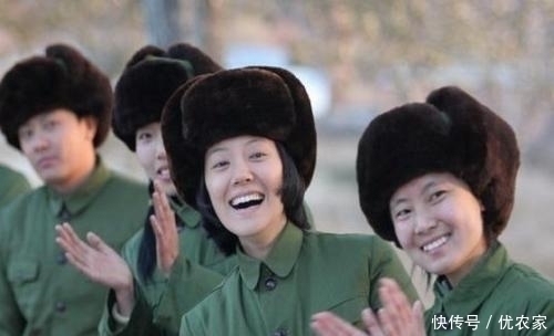 通迅 50年代到2010年代流行服的演变,你还记得小时候穿过的款式