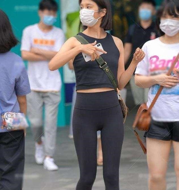 穿搭 优雅十足的瑜伽裤穿搭真的好靓丽,你负责优雅就可以,高挑显瘦!