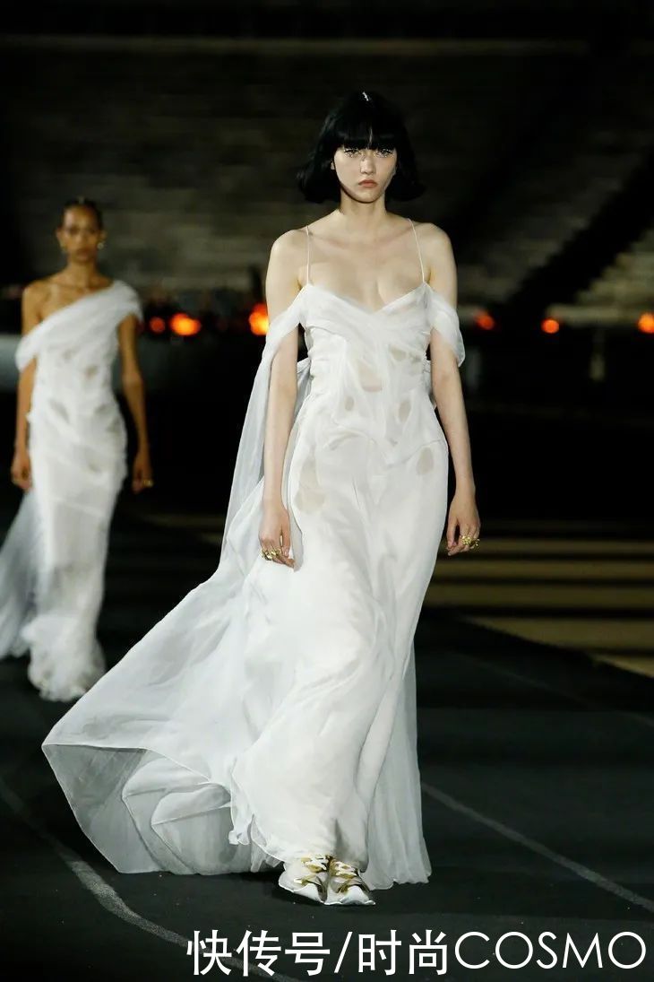 她们的早春秀有多美，我的心就有多荡|壹周潮话题 | 紧身裤