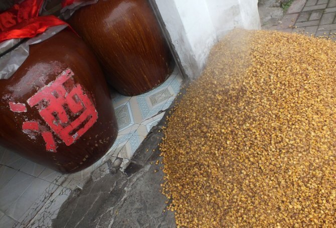 纯粮白酒|买白酒时,无论啥大牌子,只要瓶身有这5个数字,都是酒精勾兑酒