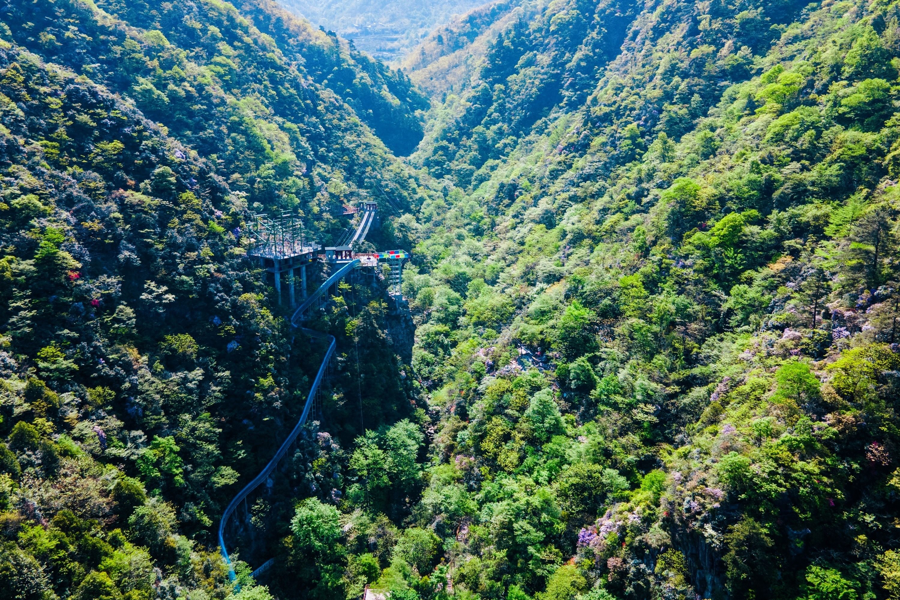 安吉浙北大峡谷，北纬30度线上的奇特山景，九大游乐项目等你挑战