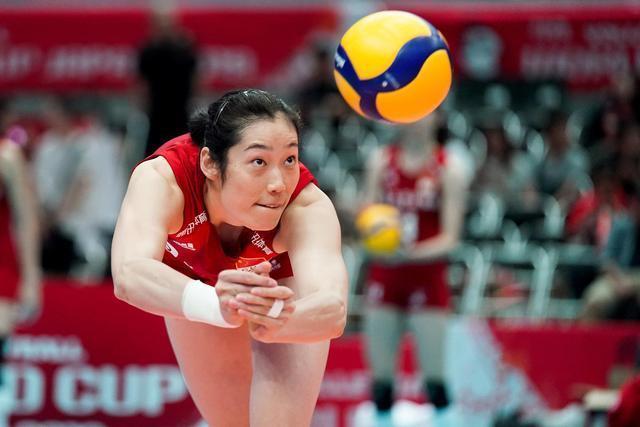 万梓玥|1米91新朱婷联手1米96新袁心玥！女排新长城惊艳，李盈莹获帮手