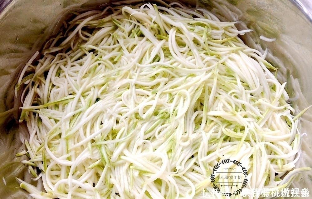 夏天孩子最馋它,蒸一蒸就上桌,营养又简单,好吃不发胖