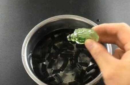 家家户户|蚊香放进水里泡一泡,解决了家家户户的烦恼,后悔没有早点知道!