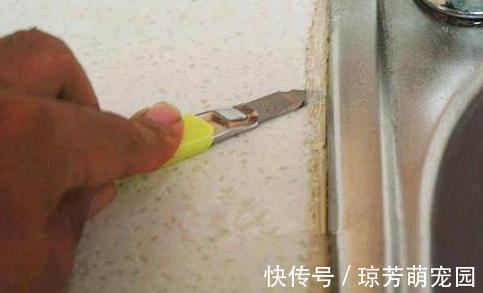 水槽|水槽边上的玻璃胶老是发黑发霉？教你3招，不换新的也能一擦即净