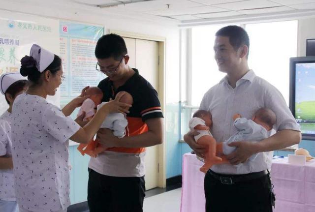 初墨|宝爸给女儿取名“初墨”,自认文雅却气哭娃,网友:看看自己姓啥