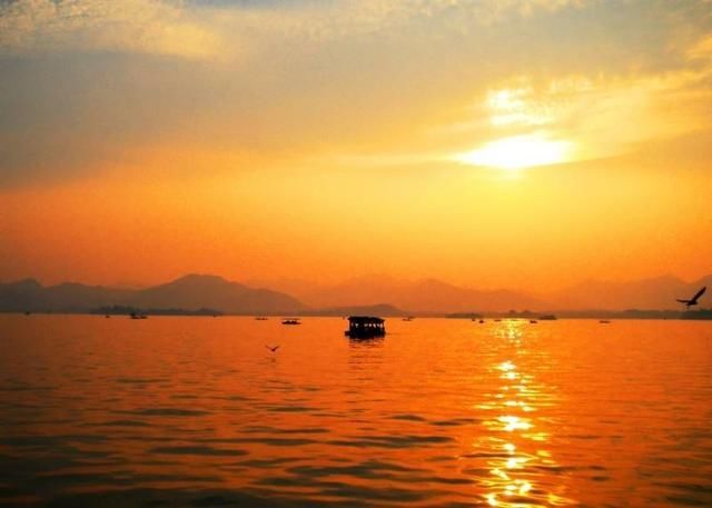  诗词|诗词:三十年来寄一心，乘风意气入书林