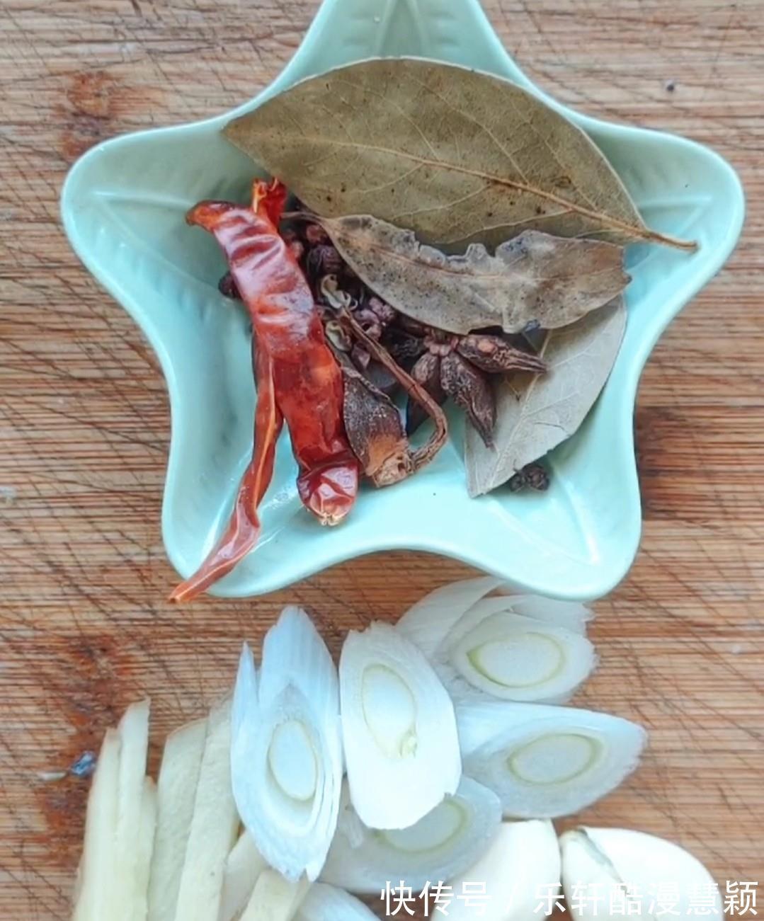 鱼头泡饼的做法