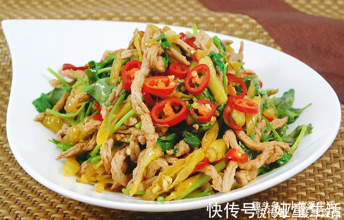 几道色香味俱全的家常菜，喷香诱人，味道鲜美，家中宴客特有面子