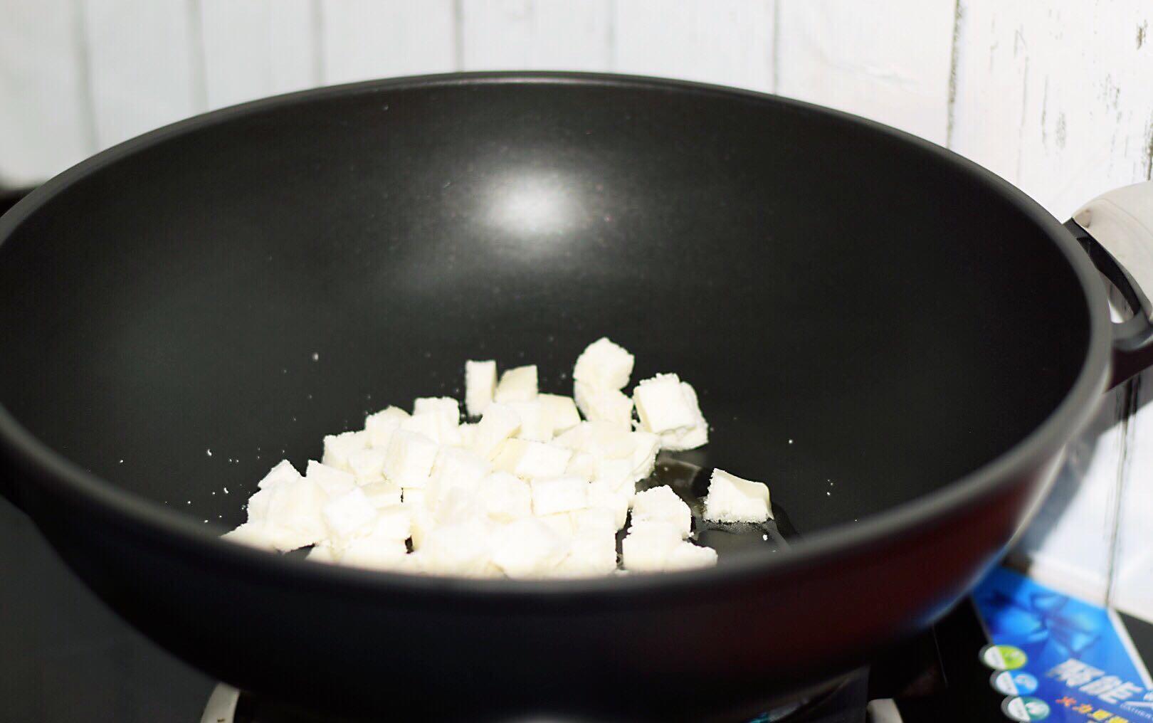 鸡蛋|剩馒头不要扔，这样做，营养又解馋