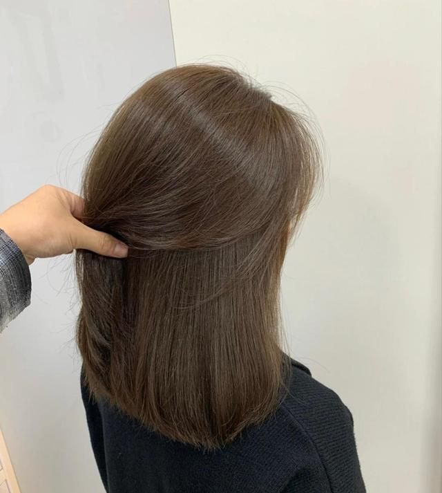 焦糖色|根据肤色选发色:黄一白适合冷棕色,大黄皮米棕色才温柔!