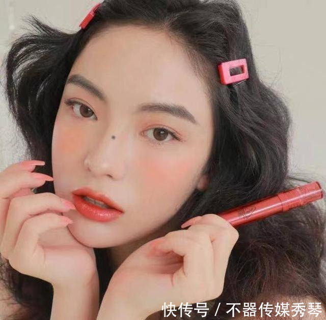 醉象|我不允许还有谁不知道水光唇釉的杀伤力