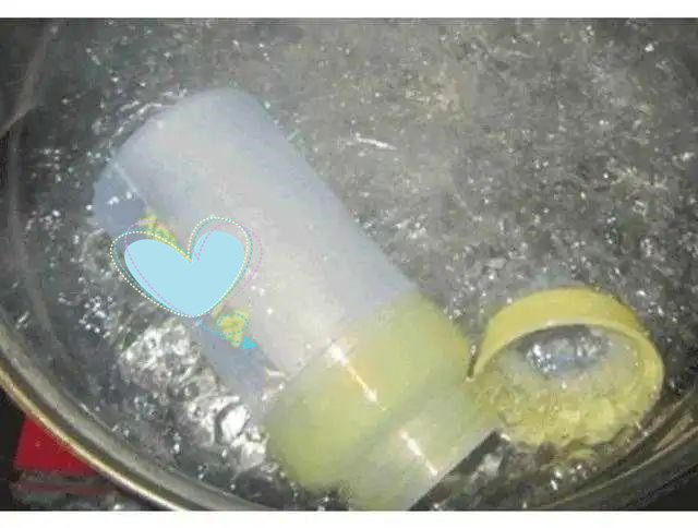 饭碗|有一种“大意”叫用开水烫奶瓶,妈妈是省事了,可受苦的是宝宝!