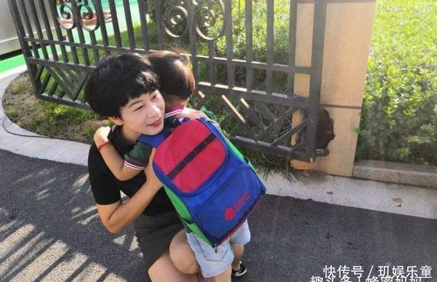 琳琳|6岁男孩带“手机”上学,老师发现后怒摔,家长谁给你的胆子