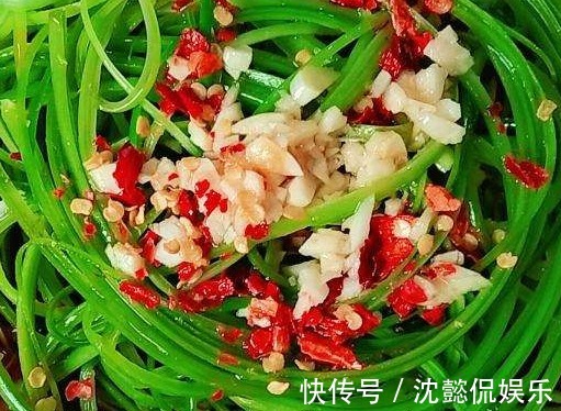 手撕蒜薹|好吃又开胃,脆嫩可口倍儿下饭,几分钟就上桌,孩子爱吃哒美味