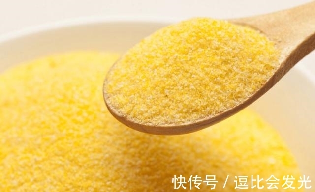 玉米面|夏季制作鱼饵的三种方法！很方便哦！