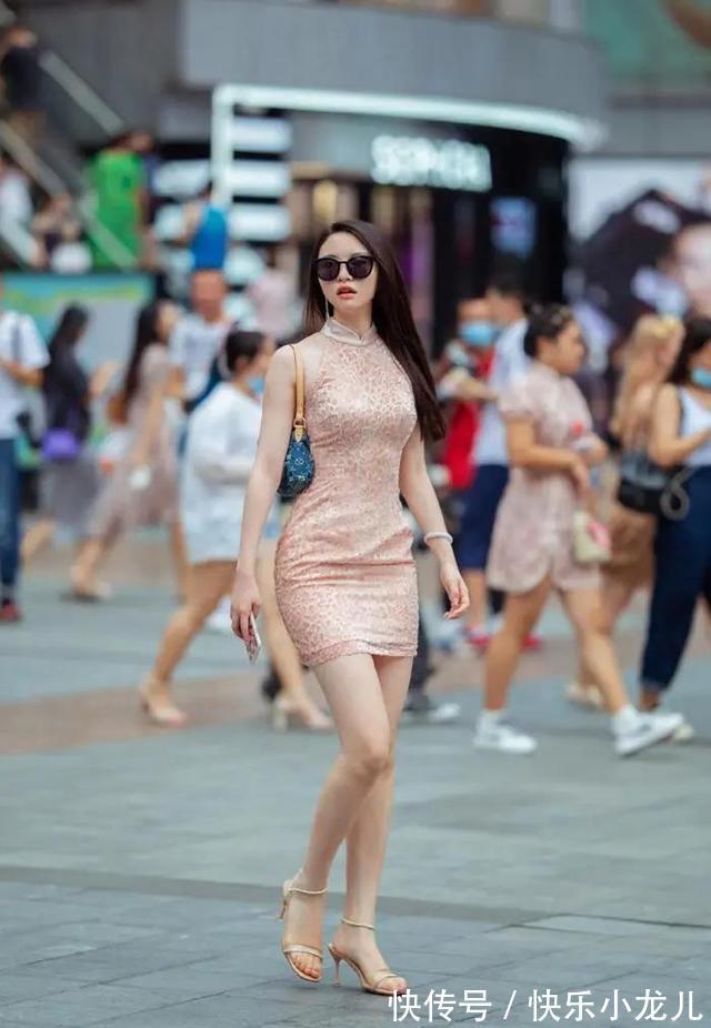 穿搭 大方优雅的连衣裙穿搭充满美俏的气质,休闲百搭又耐看,大气自然