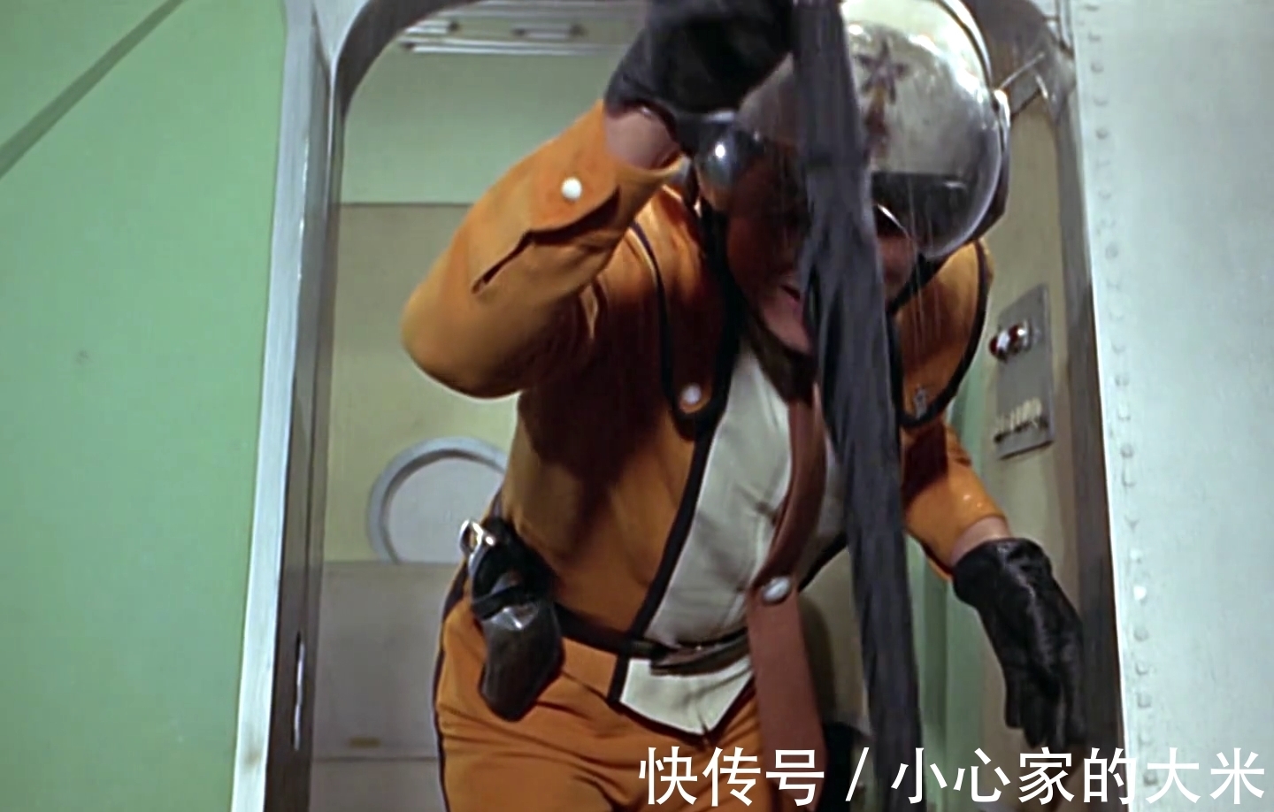 |《奥特曼》中最轻松诙谐的一回,其中一名场面引后辈致敬