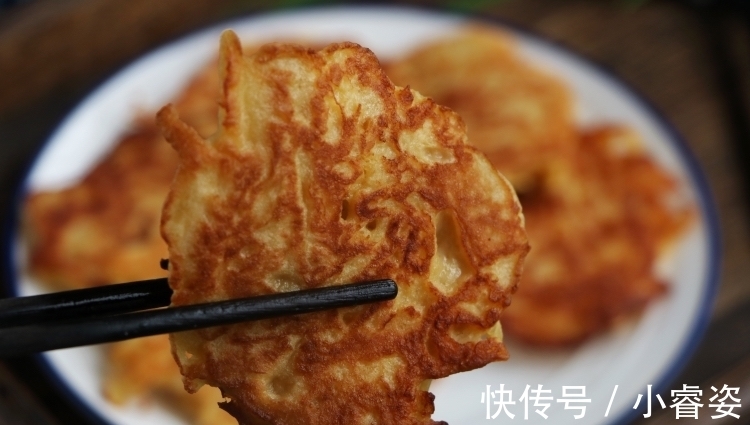 早餐|苹果加2个鸡蛋，8分钟做成早餐，又香又软，出锅馋到流口水，真香