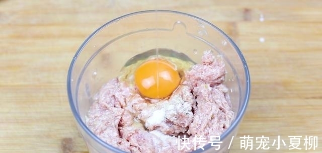 口感|快过年了,教你一种蛋卷的做法,只需简单几步,口感鲜香味道好