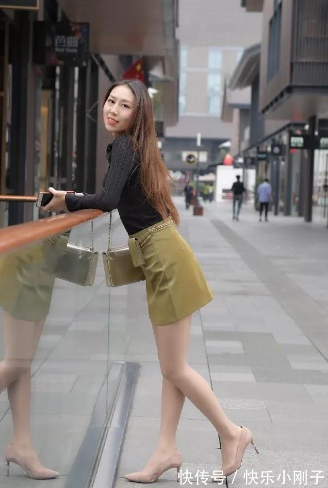 女生们|笑容甜美的微胖女孩,一看就是大家闺秀,带回家估计是爸爸喜欢的