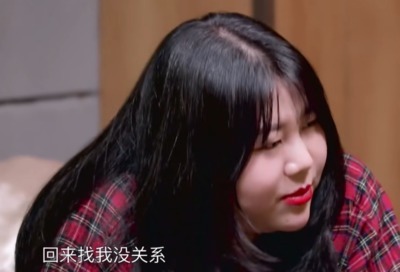 邱瑩瑩|楊紫、蔣欣高度還原《歡樂頌》, 而她無戲可演, 就因為說了那句話