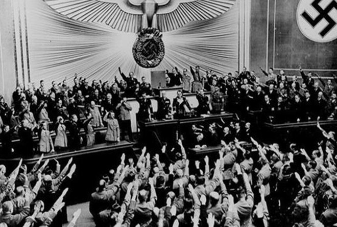 有人|《凡尔赛条约》是个怎样的条约？为啥有人说它帮助希特勒上了台？