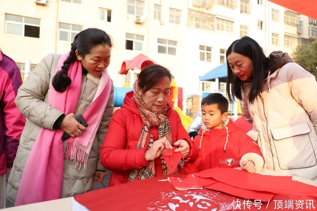 快来看，商城实验幼儿园里也有新年“庙会”