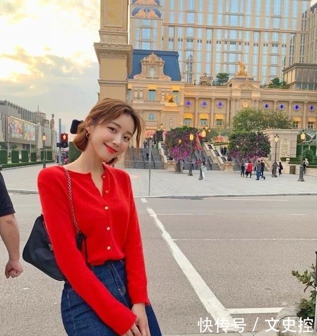 在家就别穿睡衣了,“奶奶衫”就算宅一周都很精致,还巨显瘦