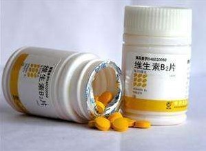 补充维生素|一瓶维生素B2，就能防脑溢血防溃疡防癌症，在家可以考虑多备几瓶