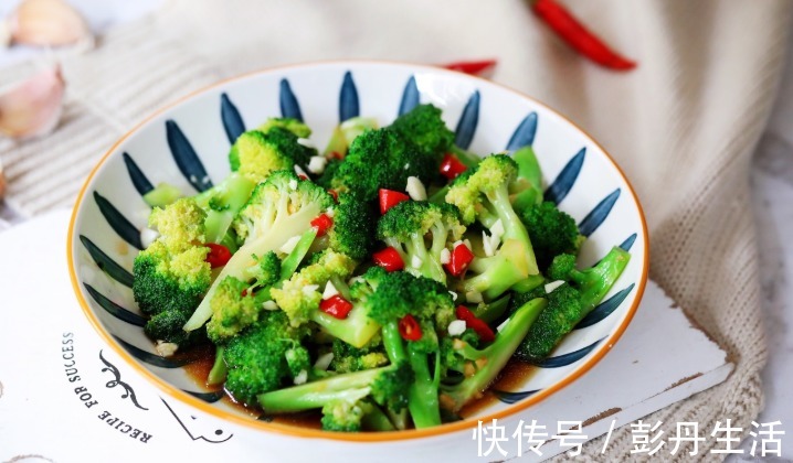 小米辣|夏天大鱼大肉易上火，这菜天天吃不腻，美白还减肥，比肉抢手多了