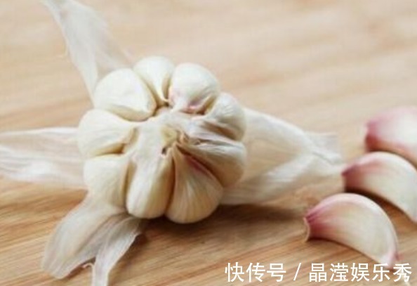 禁忌|常吃大蒜有益健康,然而吃错会伤身,吃大蒜的禁忌,望你一条不犯