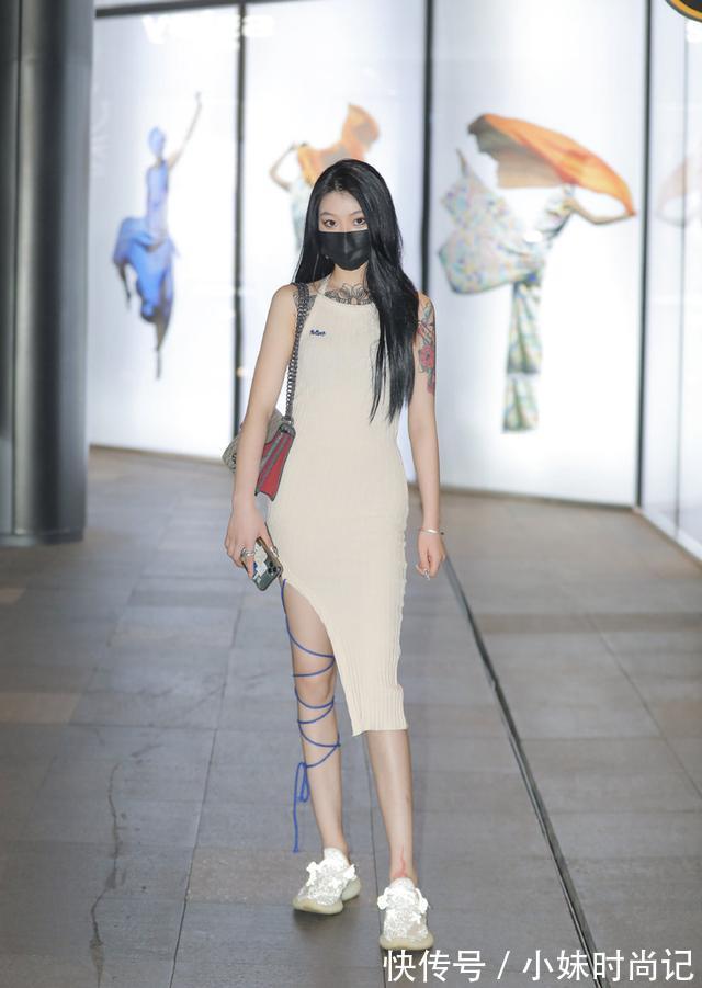 女神|很喜欢修身的短裙,因为可以展示好身材,穿出女神般的气质