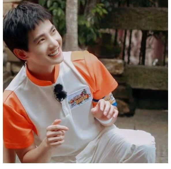 《青春環(huán)游記》喜迎楊洋，鏡頭雖少，粉絲卻很開心他終于走出來了