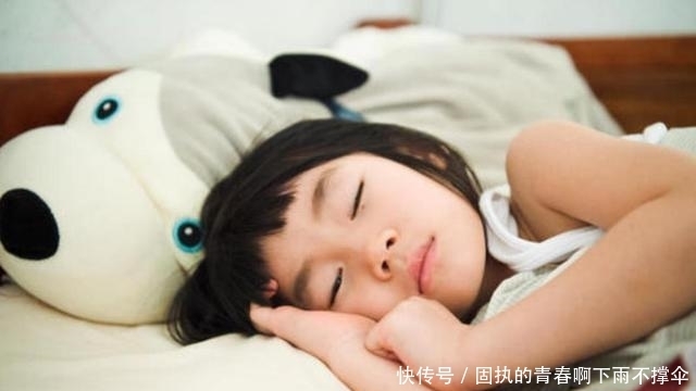 年后|兄妹俩一个天天午睡,一个从不午睡,3年后的差距很明显