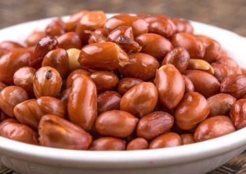 炒花生米,第一步不是先放油多做2步,香脆可口,放1周不返潮