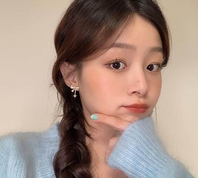 最适合黄皮妹子的5款发色，显白又气质，染完皮肤白一个度