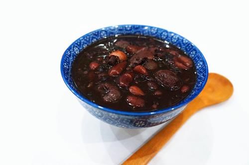  常吃黑豆|黑豆究竟有哪些奇特功效？怎样吃才最养生，你都了解吗？