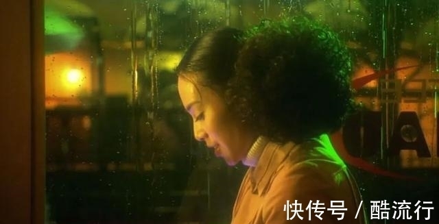 李沁一句話刷爆熱搜：和任何人走得太近，都是一場(chǎng)災(zāi)難