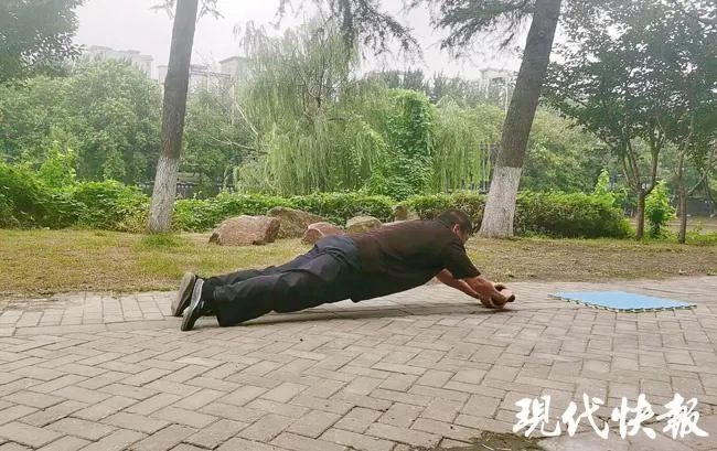 杨千里|大爷才是公园里的“高级玩家”