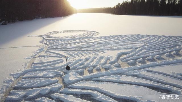 创作！作品虽然只能短暂存在，但艺术家Pasi Widgren仍坚持用白雪作画