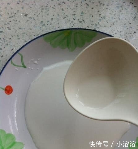 面筋|学着婆婆的方法做凉皮，没想到第一次就成功了，太简单了吧