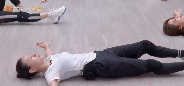 《浪姐2》换位赛战火升级，周笔畅上演名场面，放狠话成功出圈！