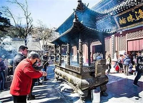 禅宗|中国最牛的一座寺庙，每天都有武警看护，地位比少林寺还高