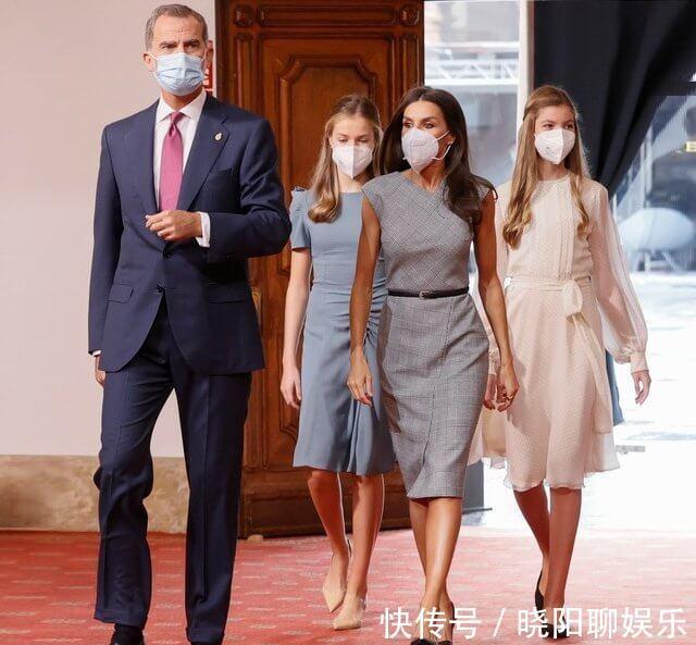 二公主 西班牙莱后母女三人首穿秋冬装!二公主蓝大衣太美,大公主显老气