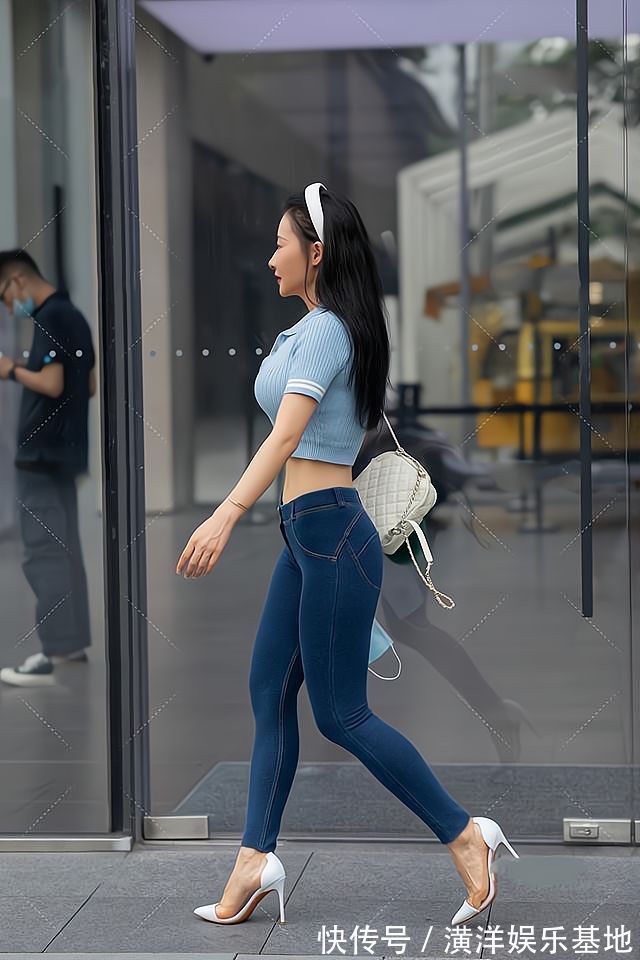 曲线|百搭的连衣裙,彰显女性美丽曲线,又甜又酷