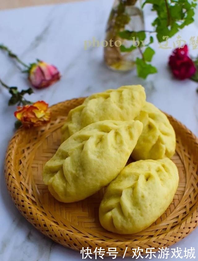 老妈蒸包子用这种面，吃起来甜丝丝的营养也高，包子店都买不到！