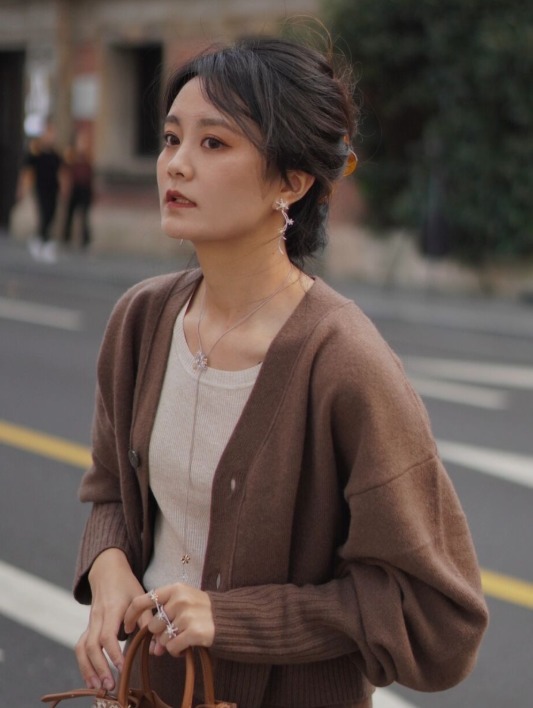 针织衫 还不懂怎么穿裙子?先来试一下“针织裙”,见过世面的女人都爱