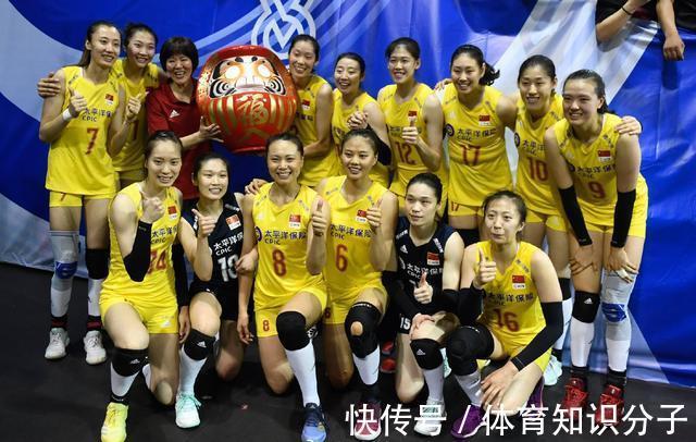 中国女排|郎平高调现身央视,细品3处小细节,中国女排主帅归属已越来越清晰